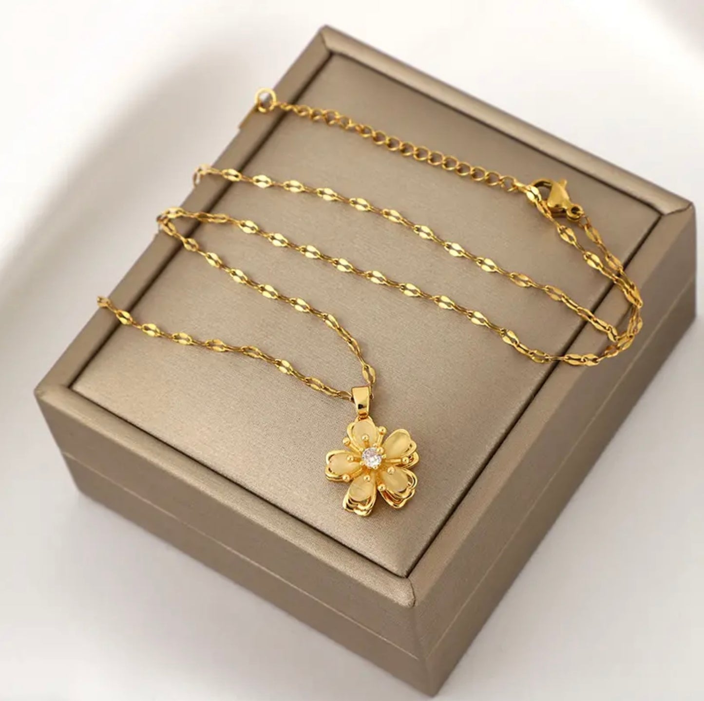 Mekki Cubic Zirconia Decore 360 Rotatable Flower Pendant  Necklace Beautiful Gift 🎁 ♥️
