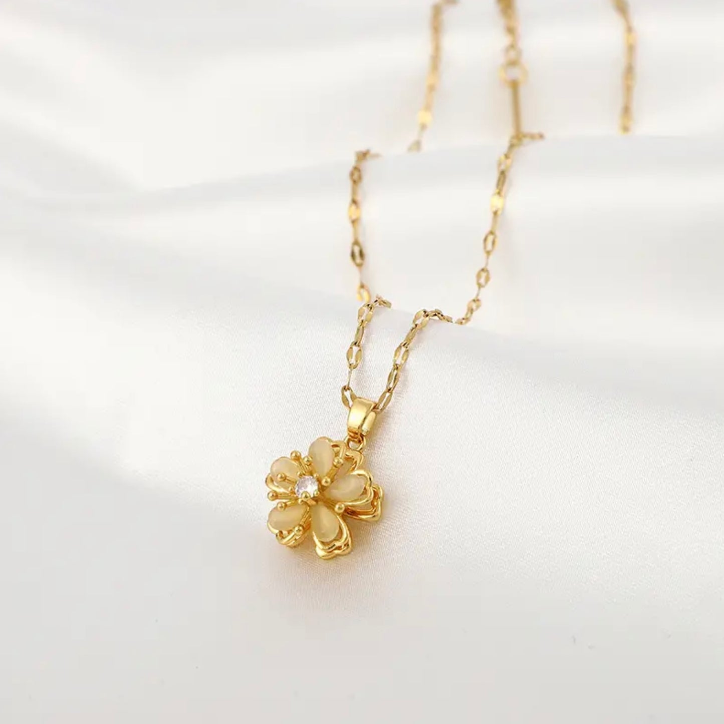 Mekki Cubic Zirconia Decore 360 Rotatable Flower Pendant  Necklace Beautiful Gift 🎁 ♥️
