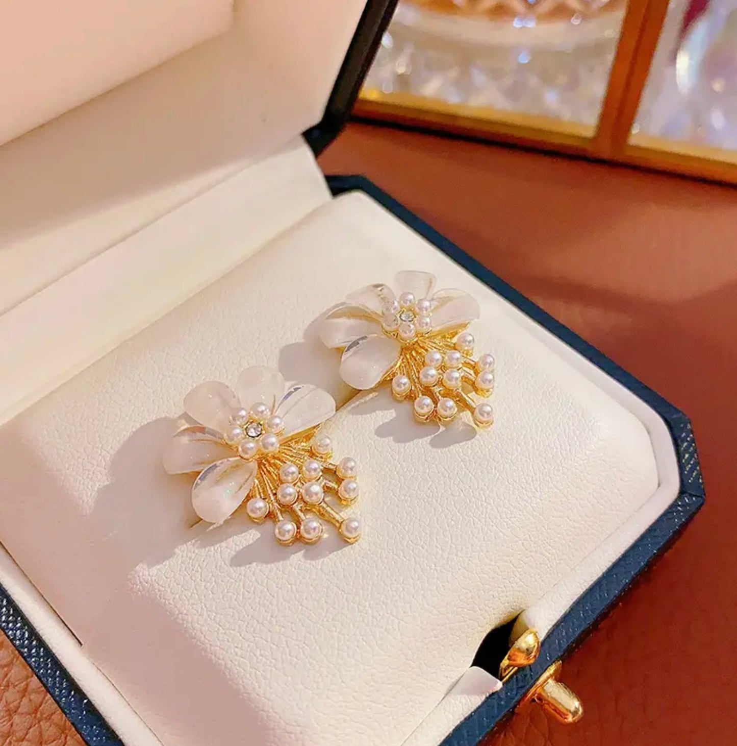 Mekki Luxury Style Flower pistil  Pearl Ear Rings 🔥